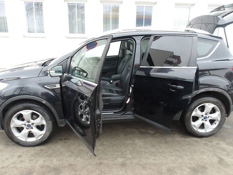 Ford Kuga 2,0TDCi TITANIUM Aut. 4x4! - fotka 26 z 32