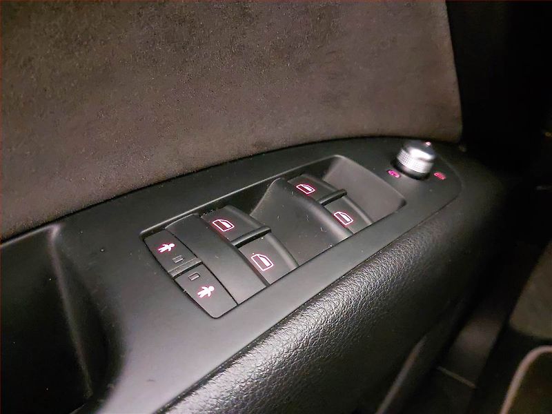 Audi Q7 (2011) 3.0 TDI, 4X4, Automat, 7 míst - fotka 22 z 23