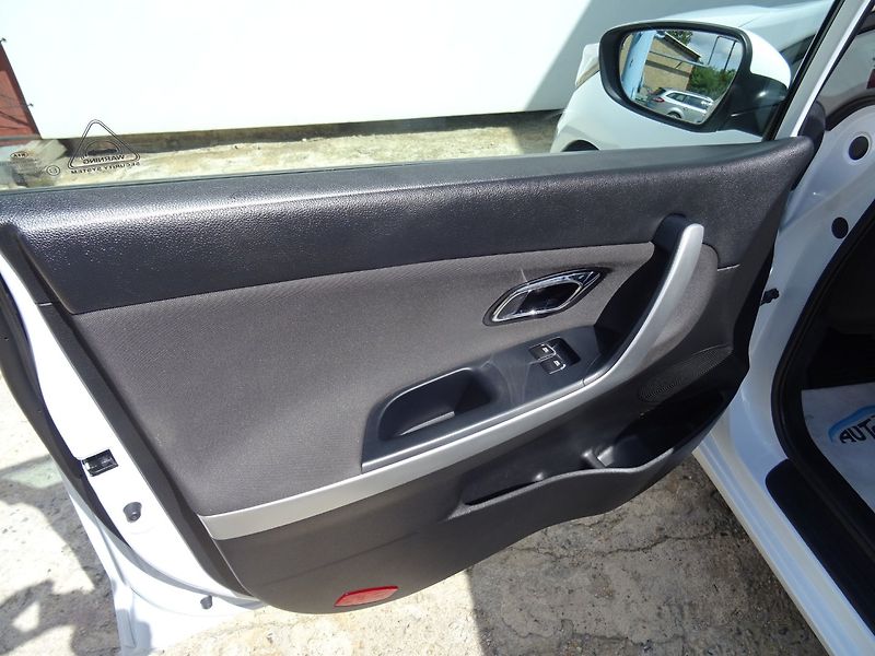 Kia Ceed (2018) 1.6GDi,99kW,1majČR,DPH,S.kniha - fotka 14 z 20