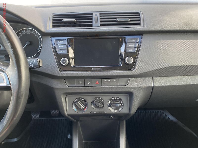 Škoda Fabia (2020) 1.0 TSi, ČR, Ambition, park - fotka 12 z 16