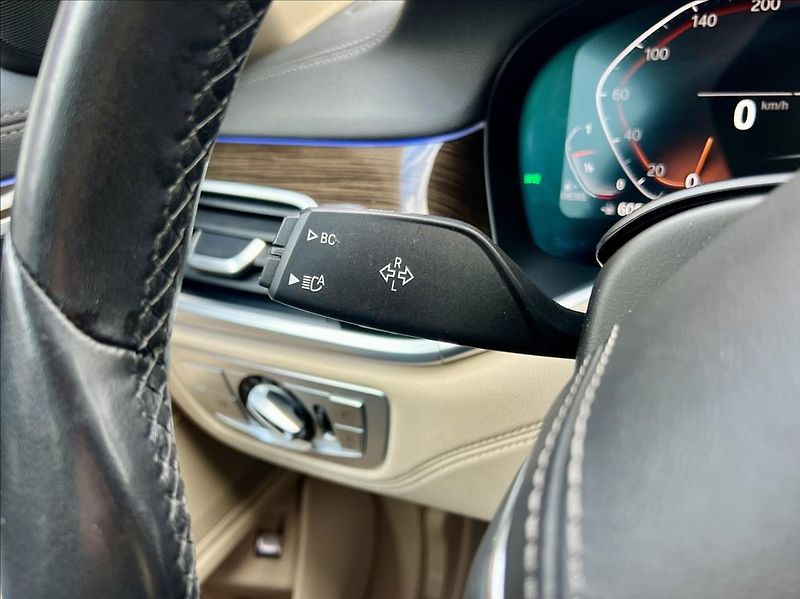 BMW Řada 7 3,0 730d xDrive záruka 2027 - fotka 25 z 61