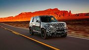 Zamaskovaný Land Rover Defender