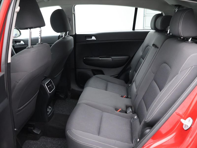 Kia Sportage 2,0 CRDI 136kW Aut. 4x4 Deluxe - fotka 13 z 28