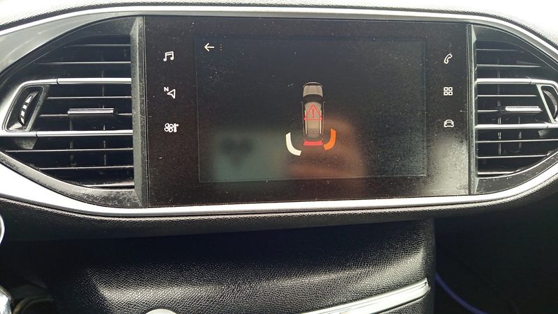 Peugeot 308 (2018) - fotka 26 z 36