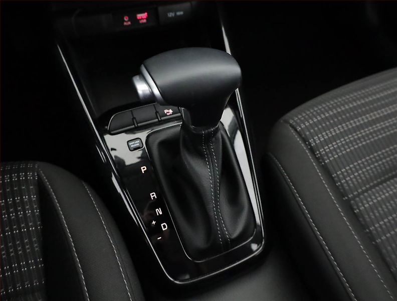Kia Stonic (2020) 1.0 T-GDI, Automat, ČR,1.maj - fotka 11 z 17