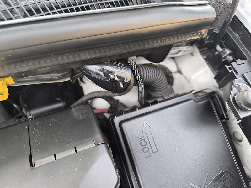 Opel Corsa 1.3 DOLOŽENÉ KM,SERVISNÍ KN - fotka 42 z 43