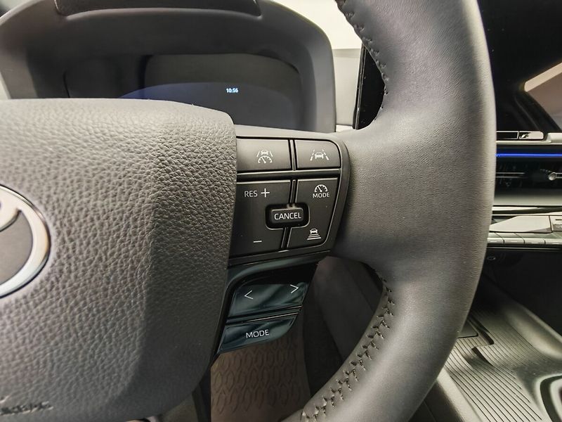 Toyota C-HR 2.0 Hybrid 4x4 Executive - fotka 31 z 44