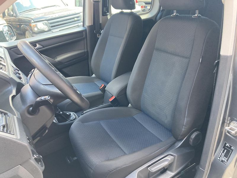 Volkswagen Caddy  MAXI 2,0TDi 7míst novérozvody - fotka 16 z 21