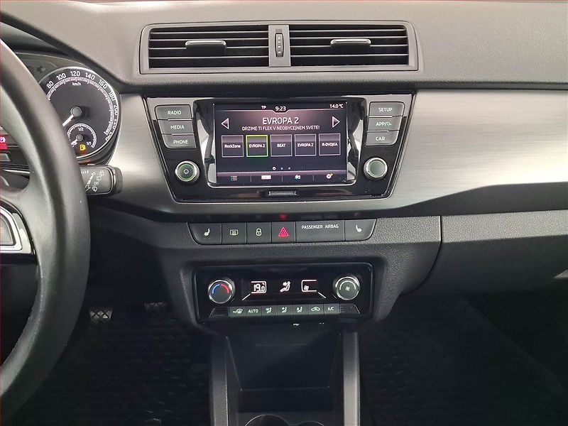Škoda Fabia (2020) 1.0 TSI, Kůže, Tempomat - fotka 12 z 18