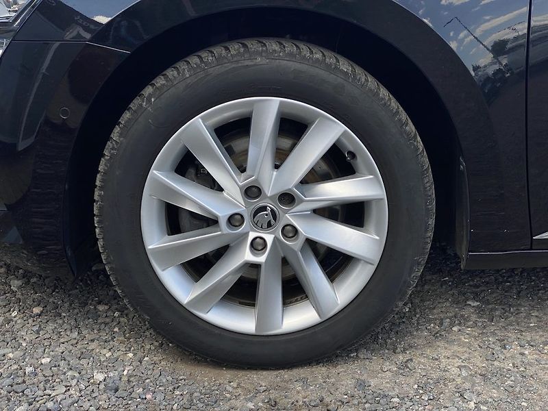 Škoda Superb 2.0TDi, DSG, 4x4, panorama - fotka 9 z 35