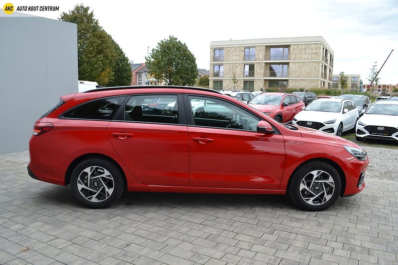 Hyundai i30 WG 1,5I MT SMART FL NAVI - fotka 6 z 44