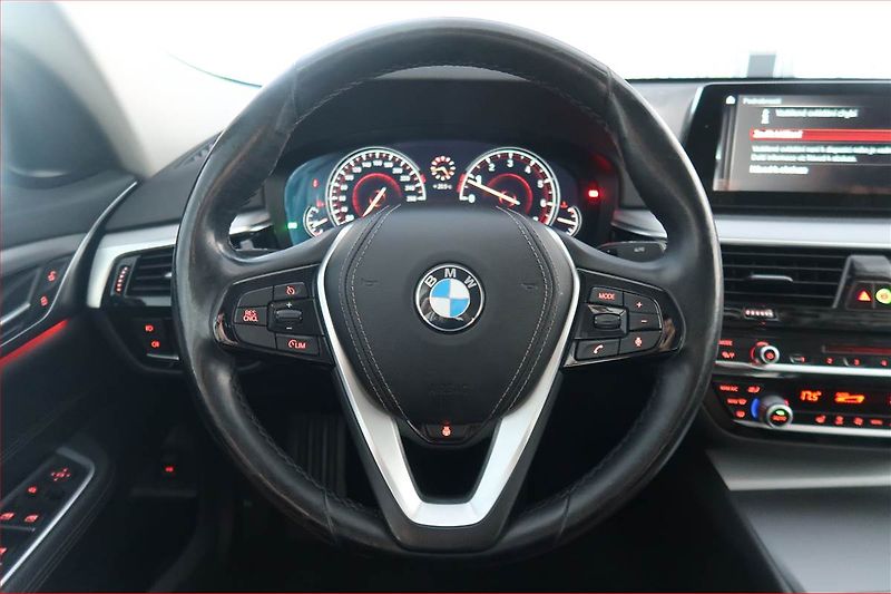 BMW Řada 6 (2018) Sport Line 630i GT - fotka 18 z 21