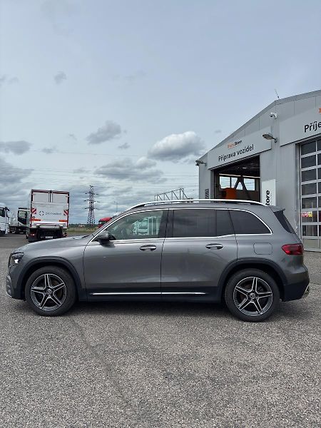 Mercedes-Benz GLB (2024) 200d 4MATIC - fotka 4 z 10