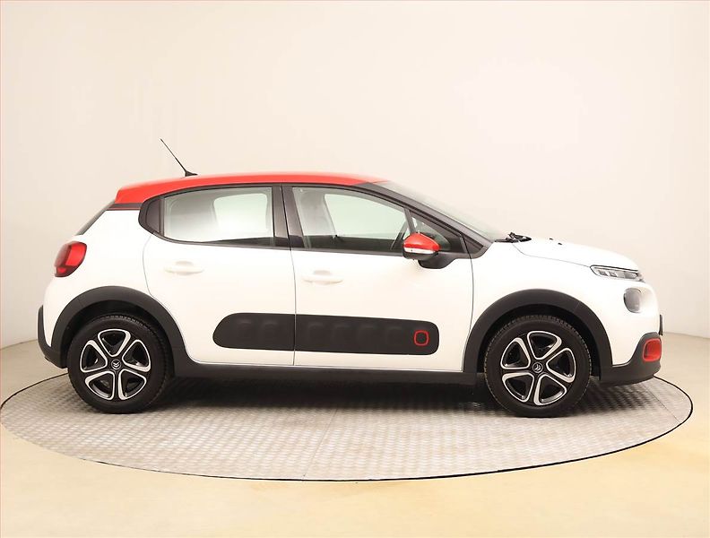 Citroën C3 (2017) 1.2 PureTech, Tempomat - fotka 6 z 19
