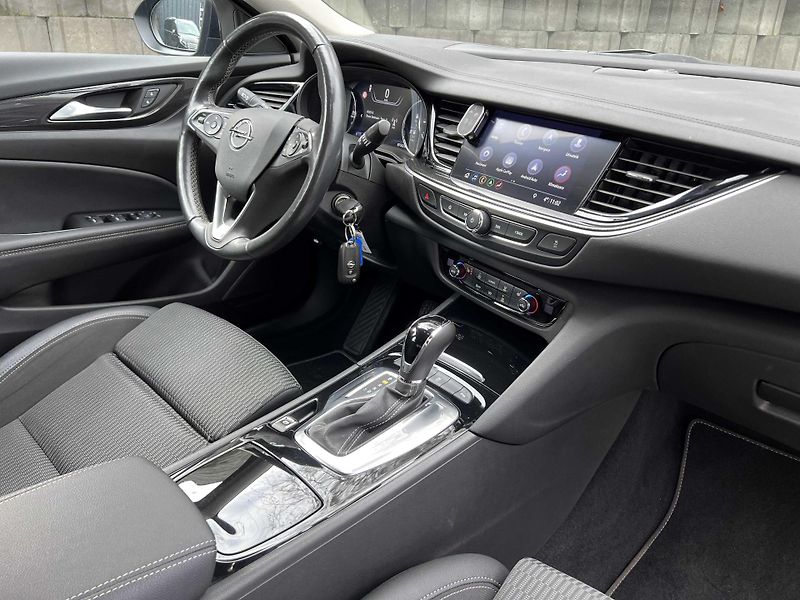 Opel Insignia Grand Sport 2.0 CDTi 128kW DPH - fotka 7 z 17