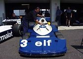 Šestikolový Tyrrell P34 v boxech Autodromu Most.