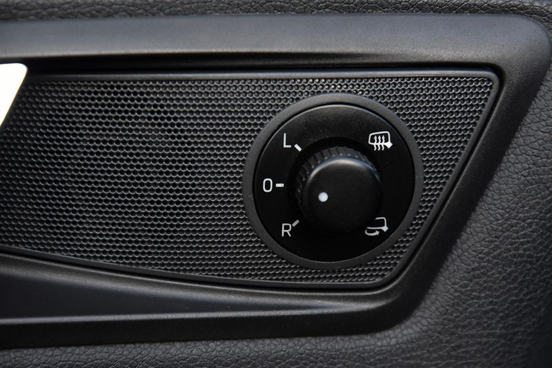 Škoda Octavia 2.0 TDi CR ELEGANCE,FACE,XENON - fotka 11 z 46