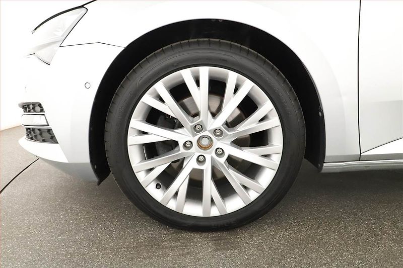 Škoda Superb (2023) Style 2.0 TDI - fotka 12 z 20