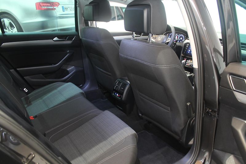 Volkswagen Passat (2022) 2.0TDI DSG Display Nez.Topení - fotka 24 z 36