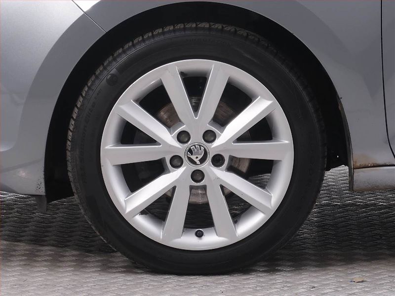Škoda Rapid (2013) Ambition 1.2 TSI, Serv.kniha - fotka 15 z 16