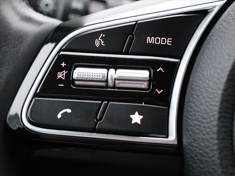 Kia XCeed 1,5 T-GDI 117kW Exclusive DPH - fotka 19 z 34