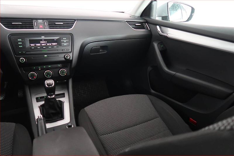 Škoda Octavia (2013) Ambition 1.2 TSI, Tempomat - fotka 8 z 14
