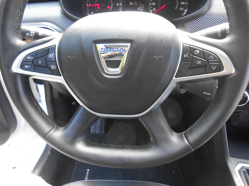 Dacia Sandero STEPWAY,NAVI,KAMERA,18tkm - fotka 38 z 45