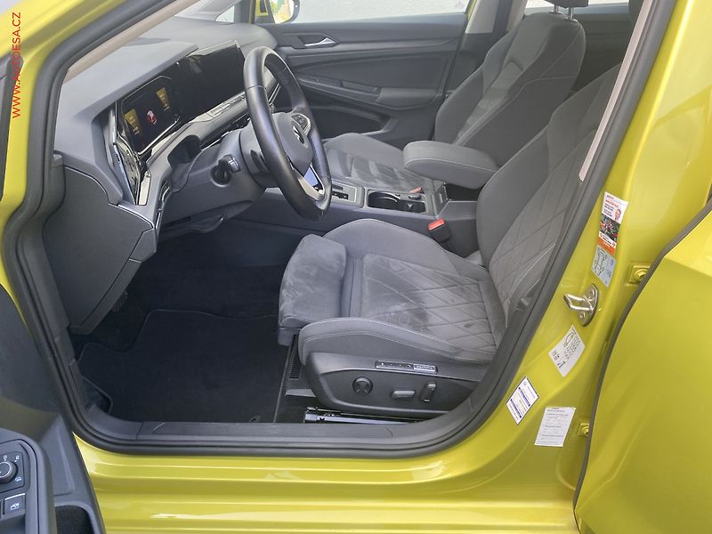 Volkswagen Golf (2021) 1.5 TSi, ČR, DSG, LED - fotka 9 z 20