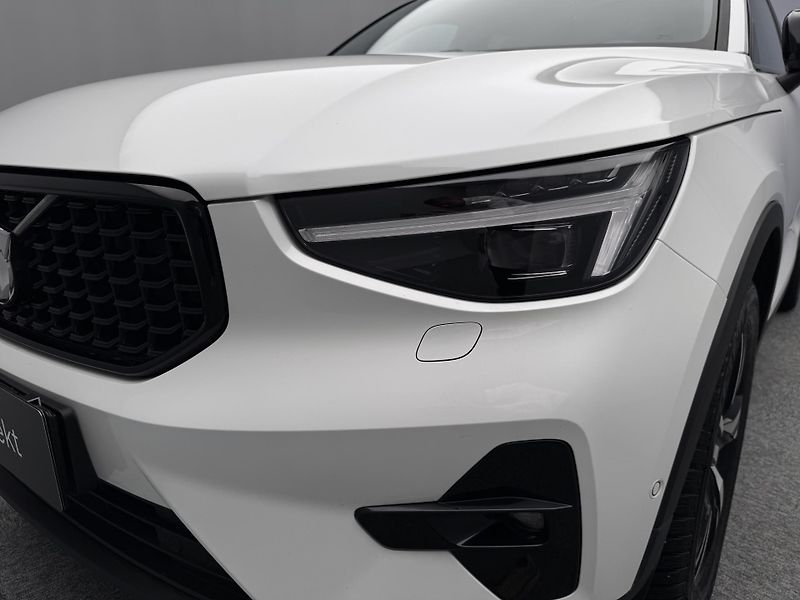 Volvo XC40 B3 DARK PLUS CZ REZERVACE - fotka 22 z 48