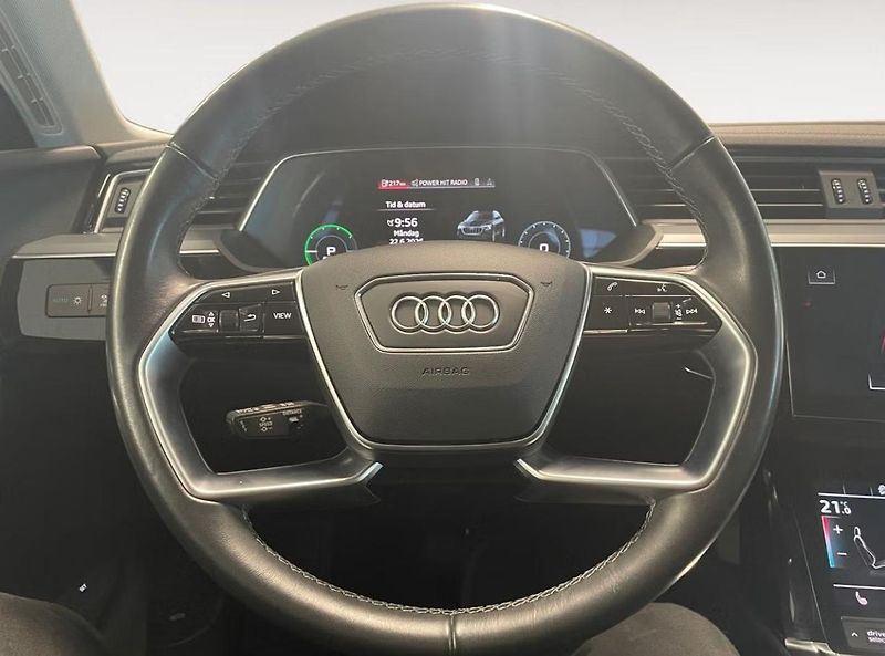 Audi Q8 e-tron 50 Q Kam Matrix Tažné BLIS - fotka 12 z 24