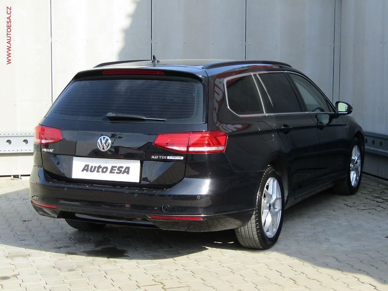 Volkswagen Passat (2016) 2.0TDi, Comfortline, LED - fotka 4 z 21