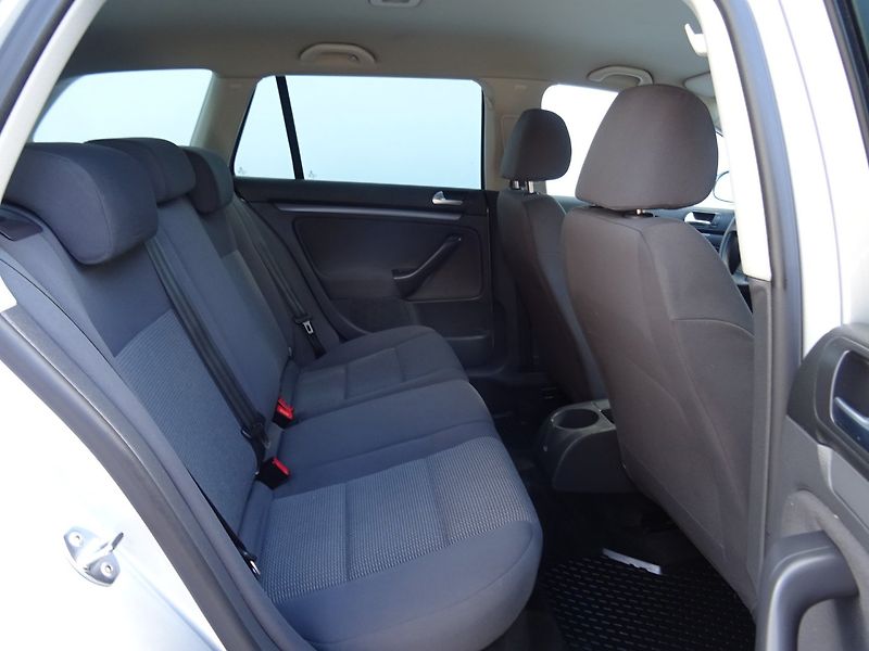 Volkswagen Golf (2009) 1.9TDi,77kW,S.kniha - fotka 17 z 22