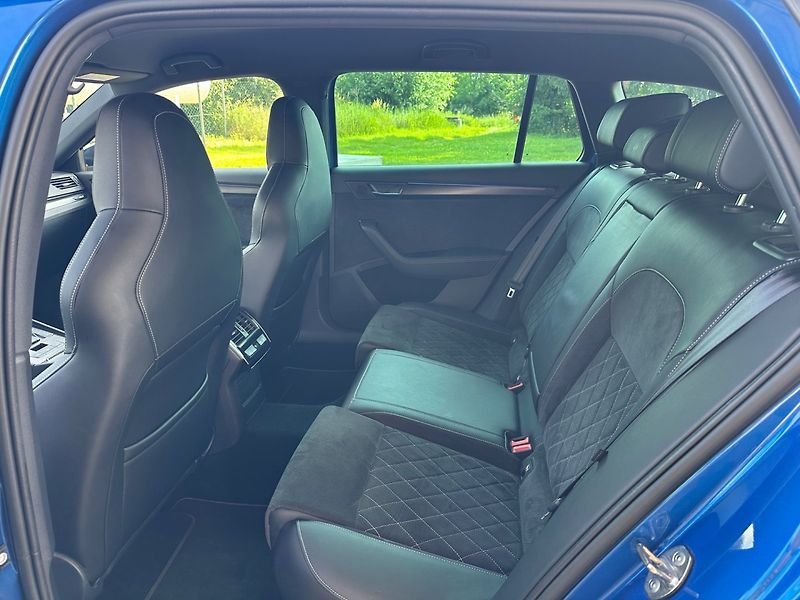 Škoda Superb (2022) 2.0TDi 4X4 SPORTLINE, V ZÁRUCE - fotka 19 z 23