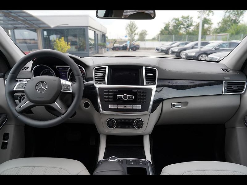 Mercedes-Benz GL 350d, 4Matic, AMG, 7míst, - fotka 35 z 50