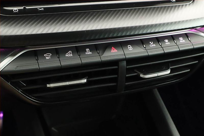 Škoda Octavia (2025) 1.5 eTSI mHEV, SPORTLINE - fotka 16 z 21