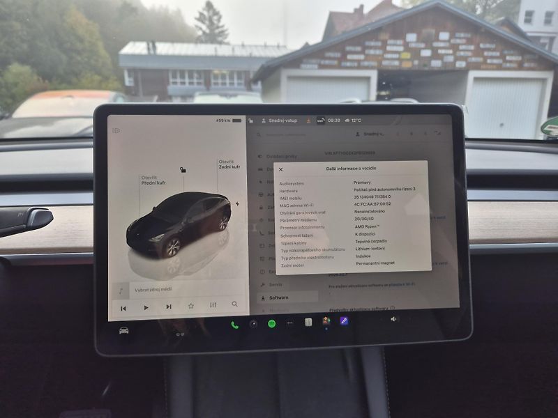 Tesla Model Y LONG RANGE DUAL MOTOR TZ 93,6% - fotka 35 z 48
