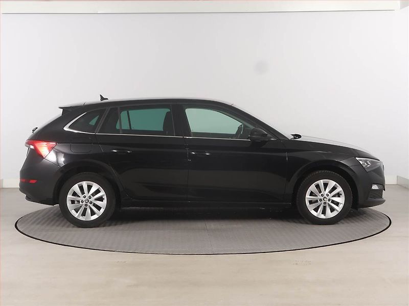 Škoda Scala (2023) 1.5 TSI, Automat, ČR,1.maj - fotka 6 z 16