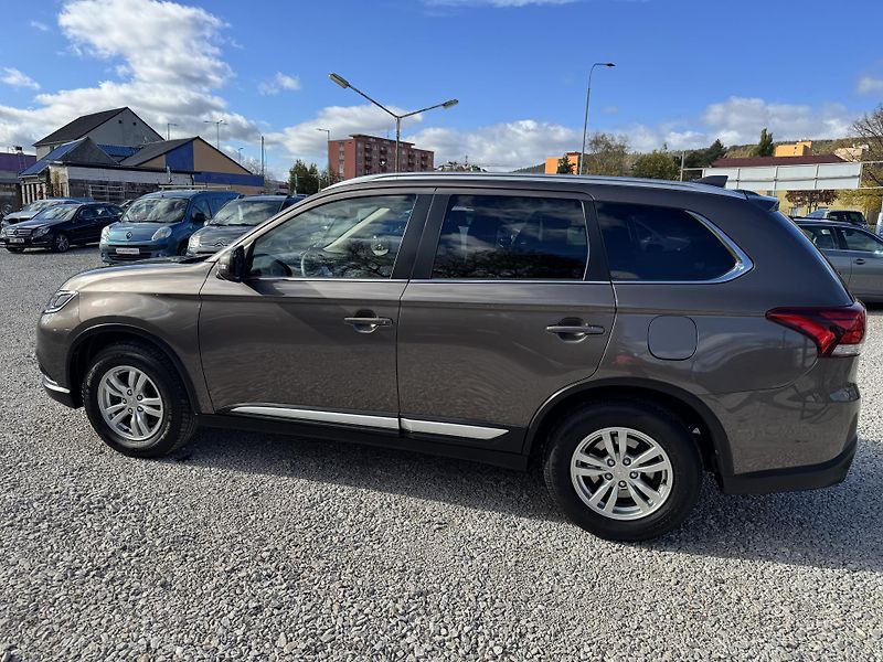Mitsubishi Outlander (2021) 2.0i,MIVEC(110KW) DPH - fotka 7 z 40