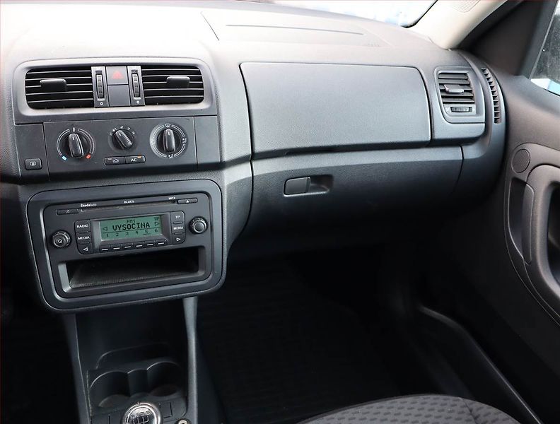 Škoda Roomster (2012) 1.2 TSI, Serv.kniha, po STK - fotka 8 z 18