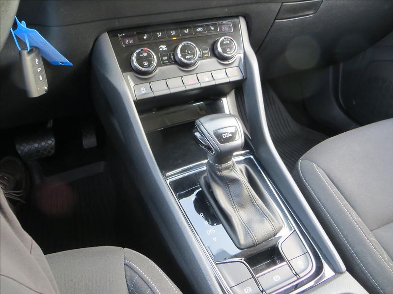 Škoda Karoq 1,5 TSI 110kW Ambition DSG ČR - fotka 12 z 22