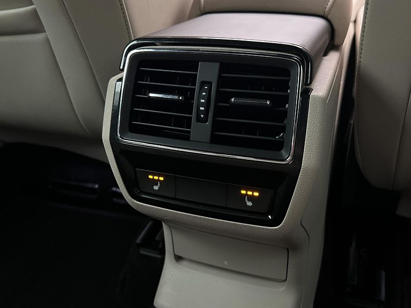 Škoda Karoq 1.5 TSI STYLE AUT CZ - fotka 19 z 44