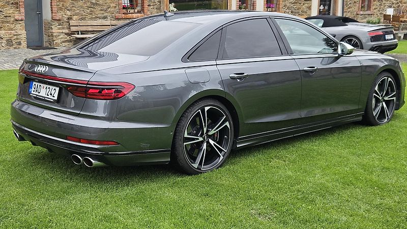 Audi S8 (2021) - fotka 5 z 24