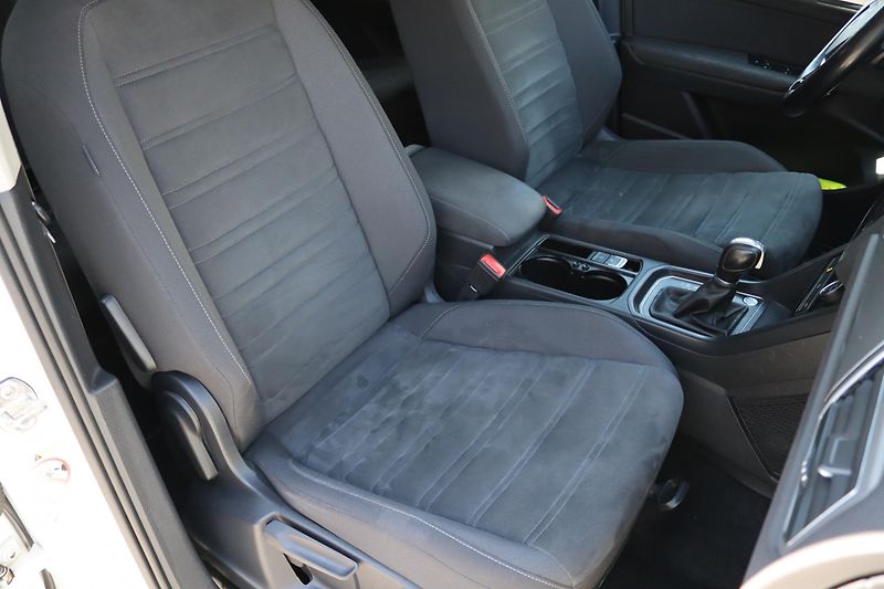 Volkswagen Touran 2.0TDI DSG 110kW - fotka 48 z 50