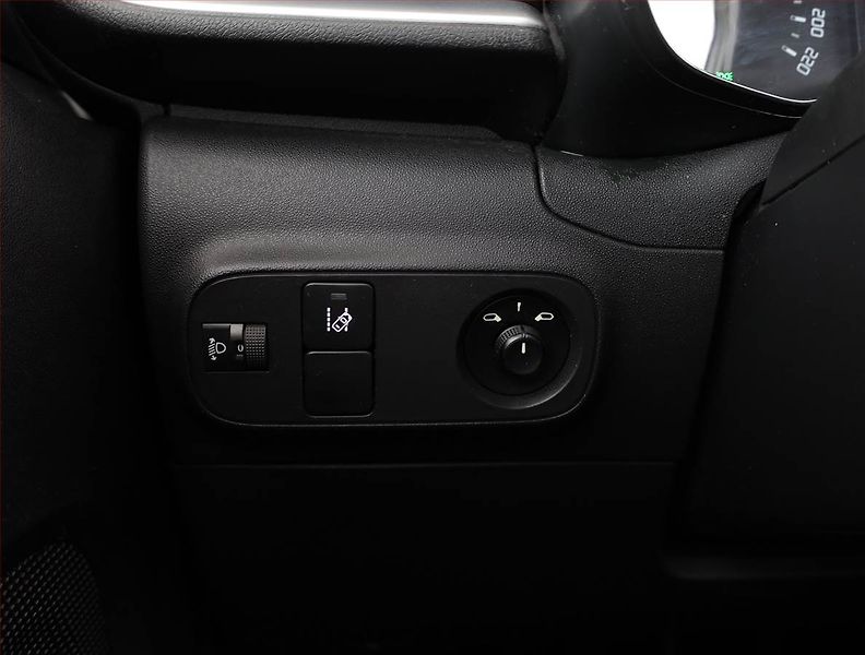 Citroën C3 (2018) 1.2 PureTech, Tempomat - fotka 15 z 16