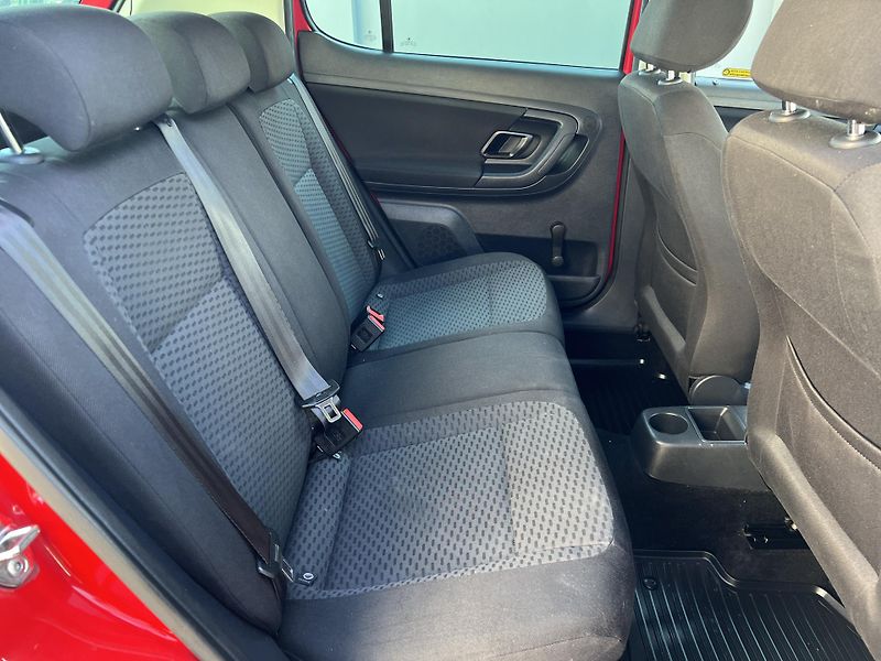Škoda Fabia 1.2i 44kw KLIMA NAVI PŮVOD ČR - fotka 24 z 34
