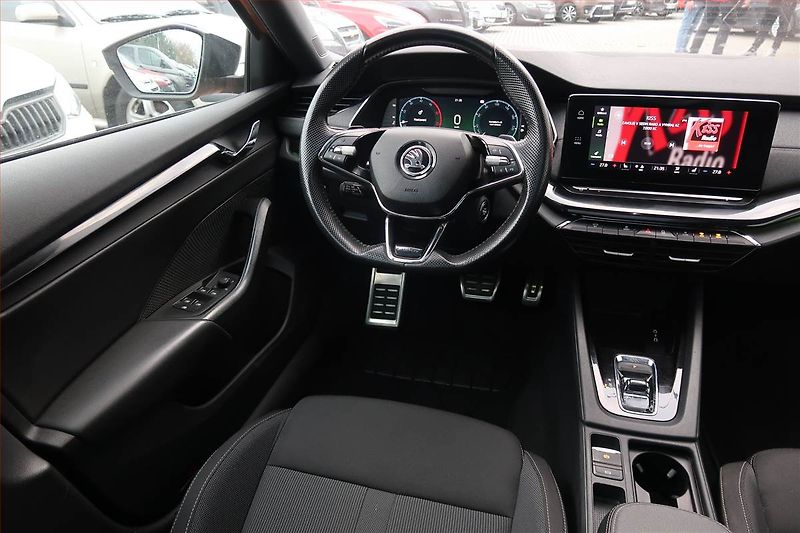 Škoda Octavia (2023) Sportline 2.0 TDI - fotka 7 z 22