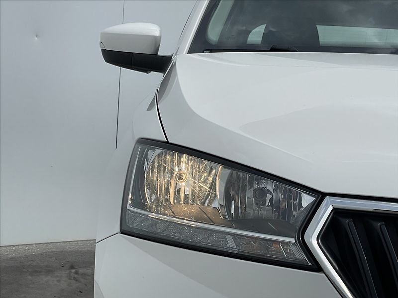Škoda Fabia 1,0 TSI Combi Ambition Plus - fotka 20 z 23