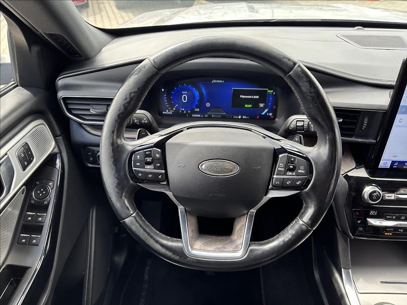 Ford Explorer 3,0 V6 PHEV Platinum AWD 7Míst - fotka 23 z 65