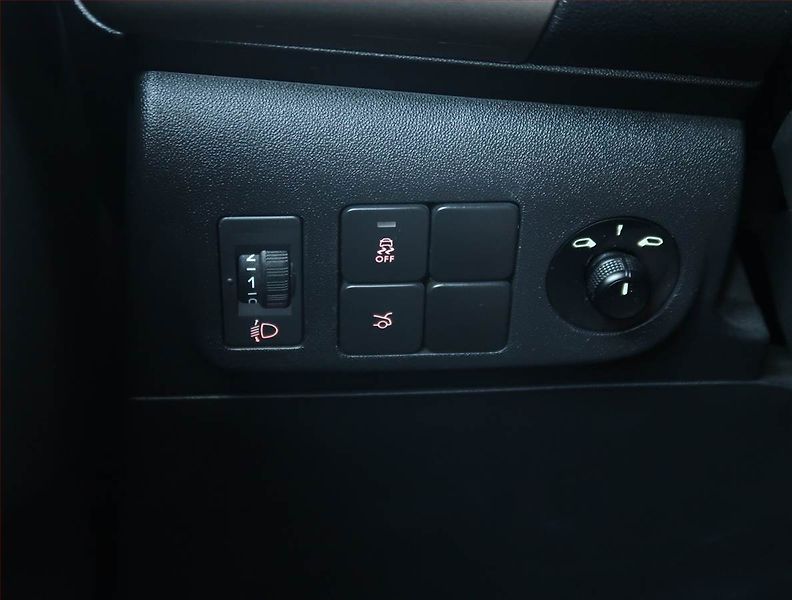 Citroën C-Elysée (2016) 1.2 PureTech, Serv.kniha - fotka 19 z 23