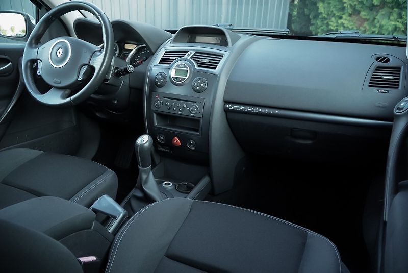 Renault Mégane 1.6 Suprový stav - fotka 12 z 21